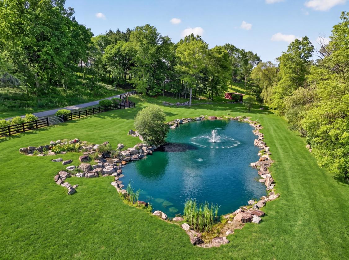 Stunning Hudson Valley Equestrian Estate - photo 9
