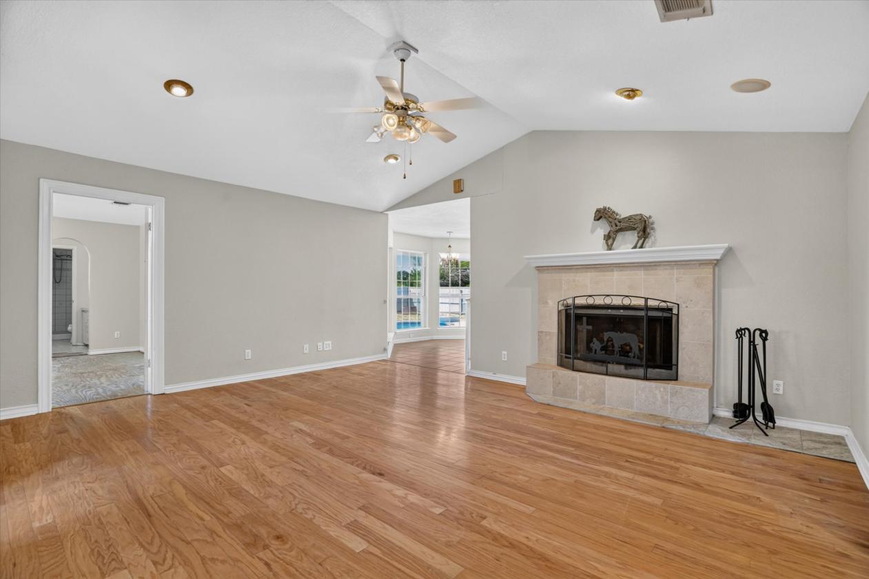 Brick Home on 2.36 Acres with Pool & 5-Stall+Tack Barn - photo 6