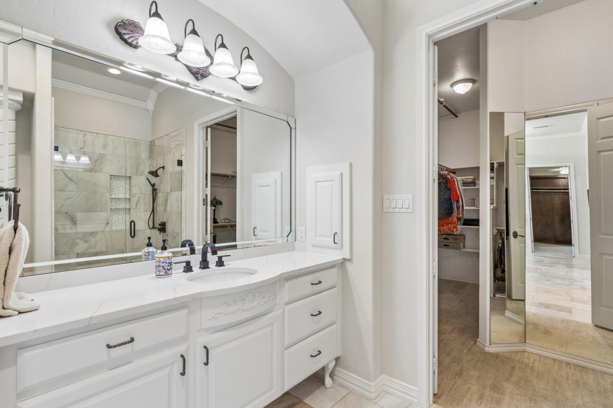 Luxury Living and Equestrian Infrastructure - photo 12