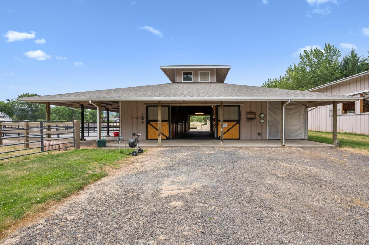 Dragonfly Farm - Upscale, Thoughtful 5+acre Estate - photo 22