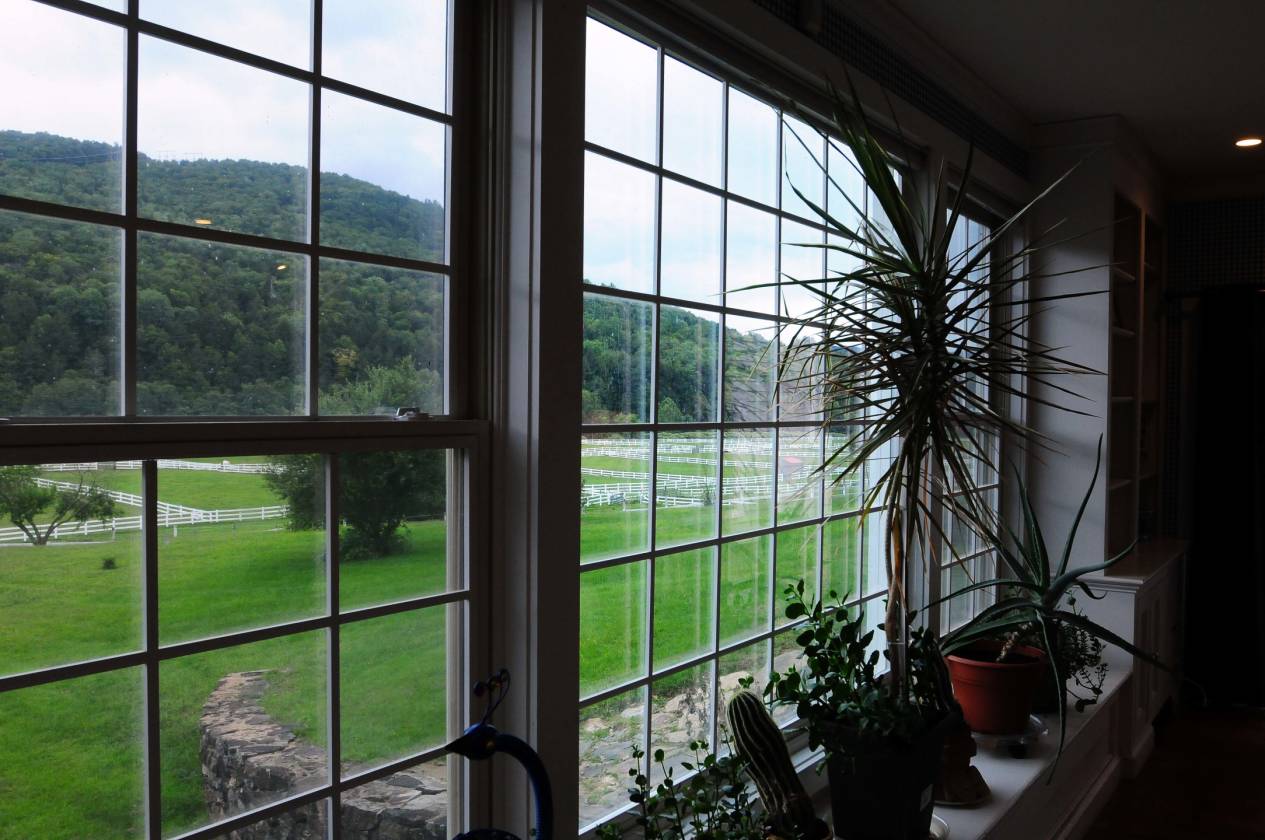 Spectacular equestrian estate in beautiful Vermont river valley