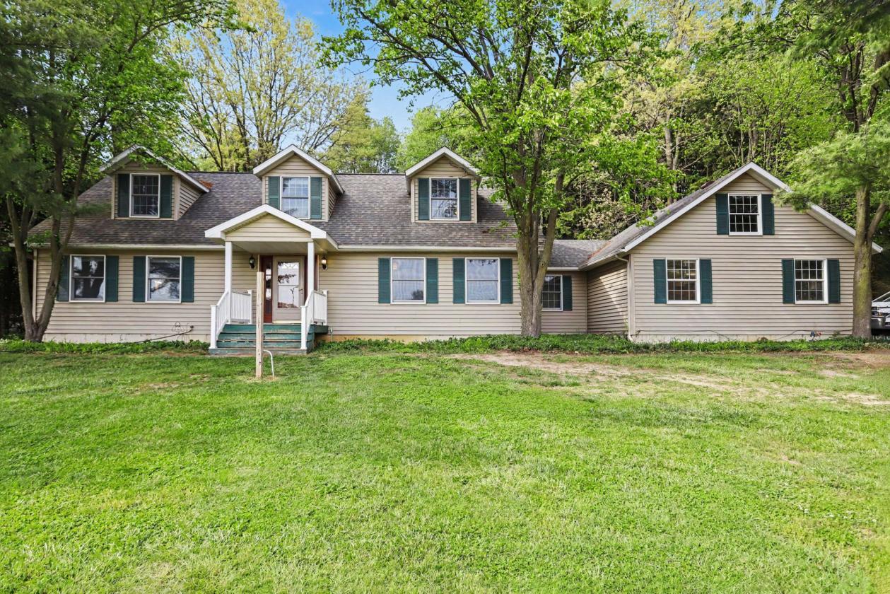 10 acre turn-key horse farm - photo 4