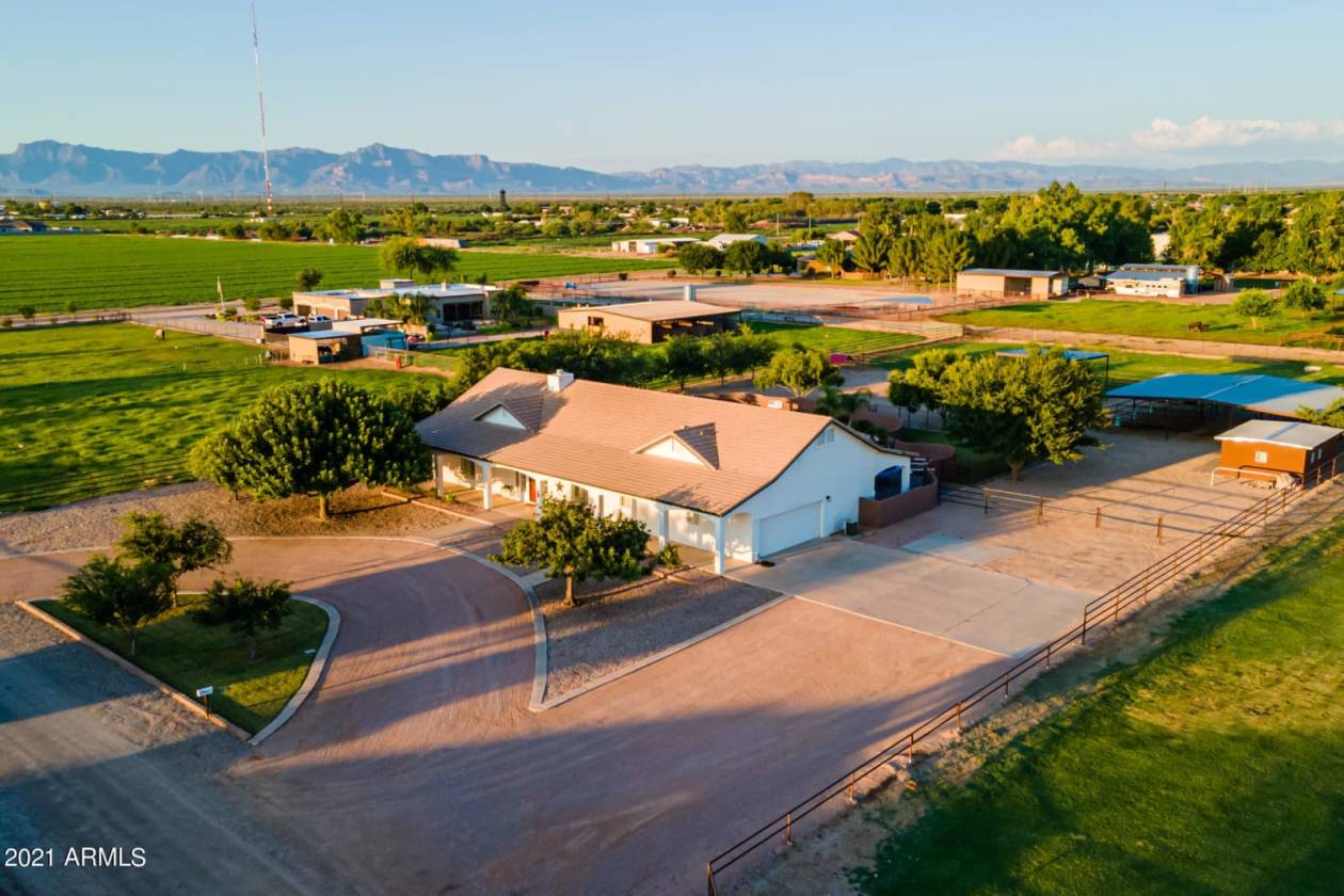 Horse Property for sale.