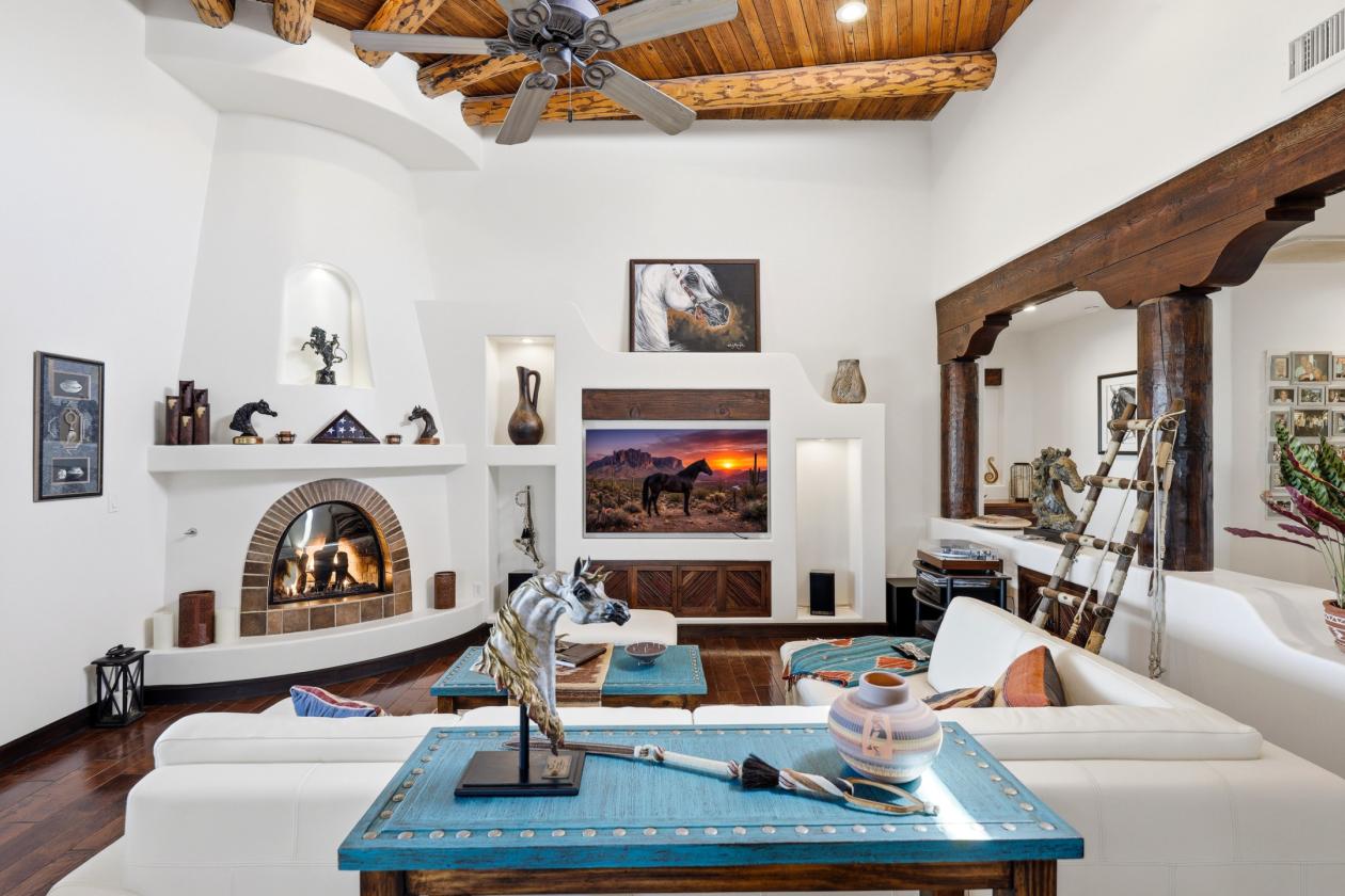 Refined Equestrian Estate - photo 12