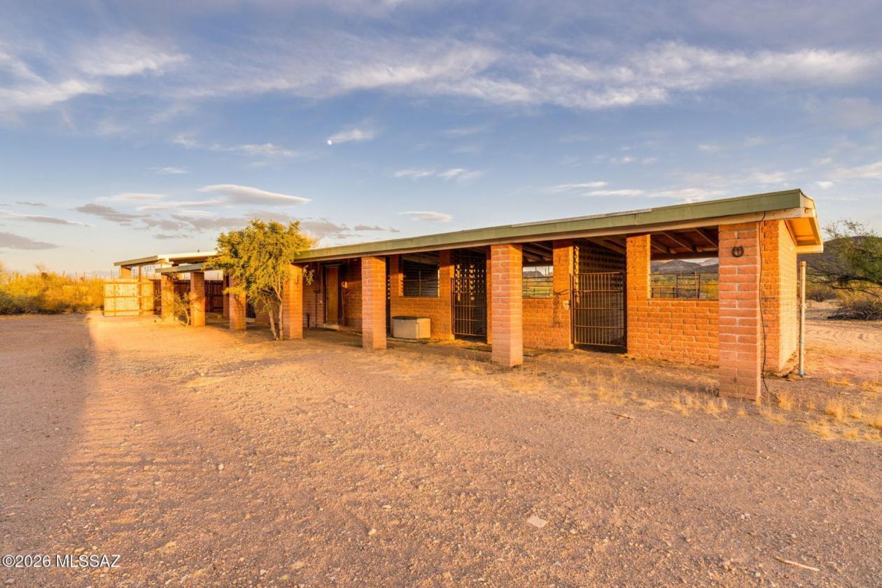 One-Of-A-Kind Tucson Area Ranch - photo 29