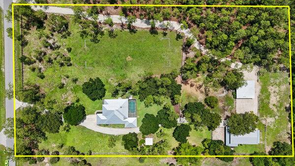 Horse Property for sale.