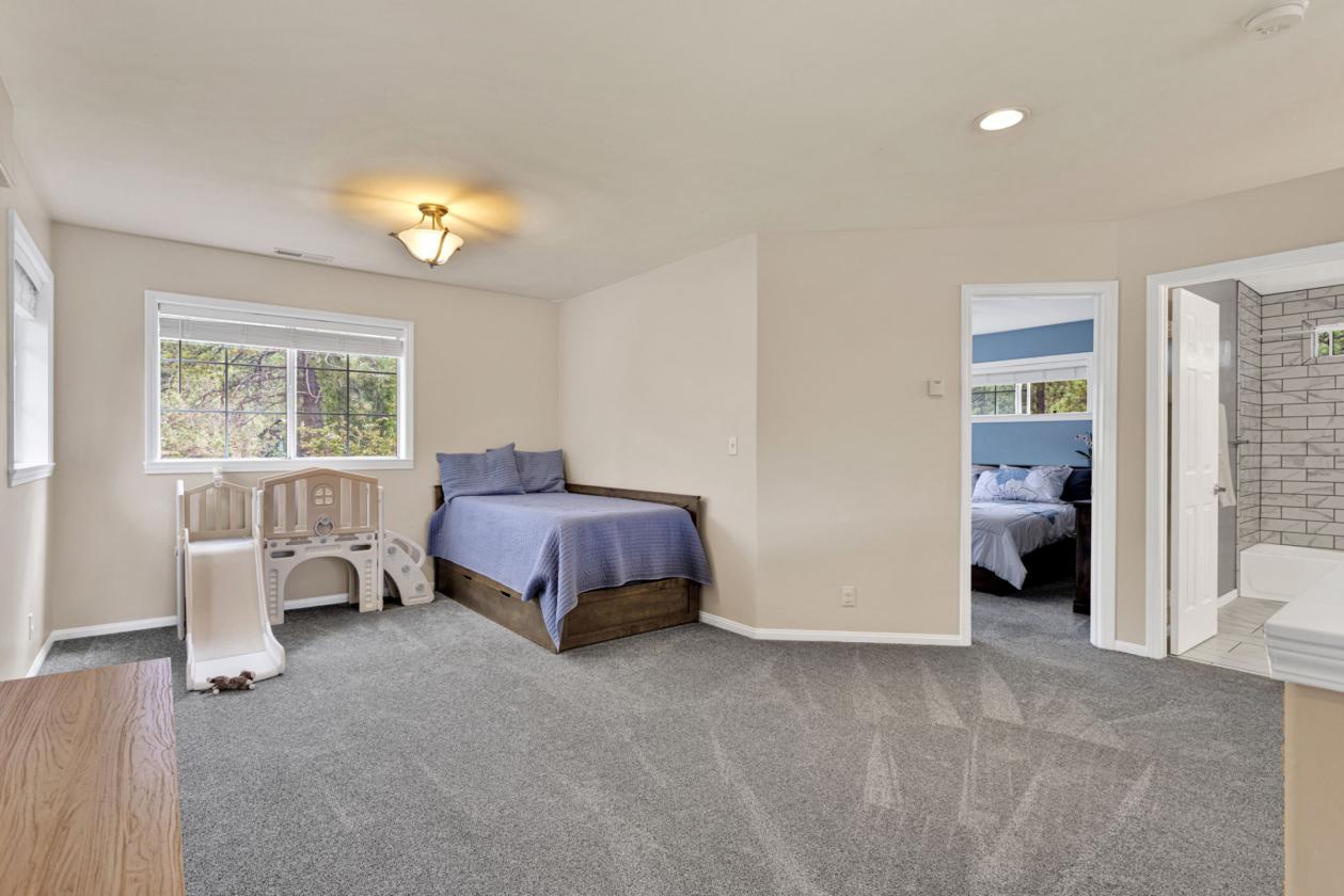 Beautifully updated horse property - photo 20