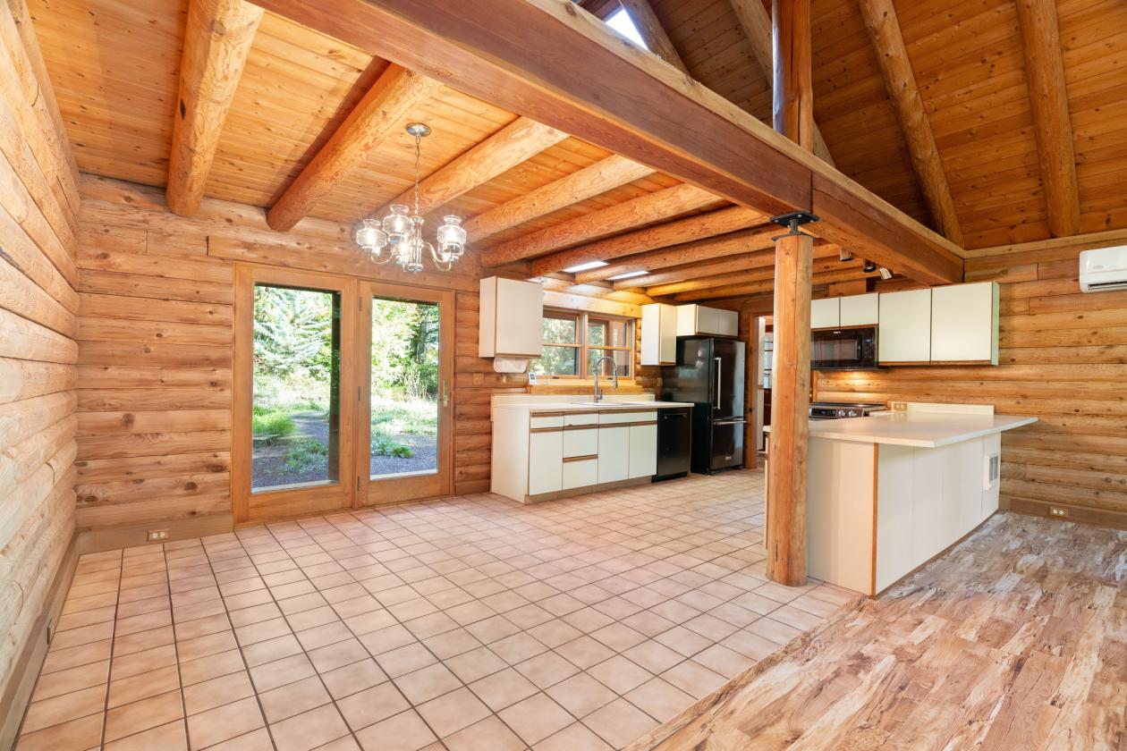 11.62-Acre Mt. Hood Equestrian Retreat - photo 6