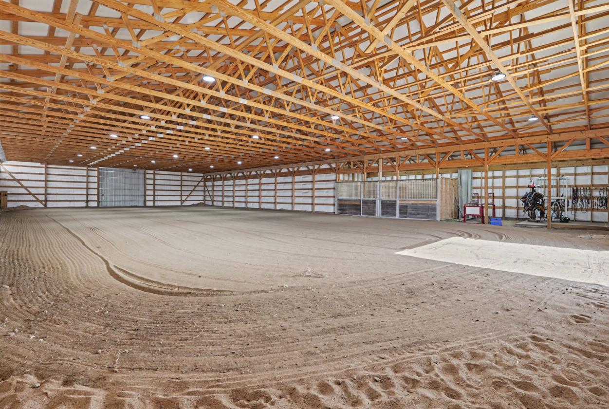 Country Living and Equestrian Excellence - photo 4