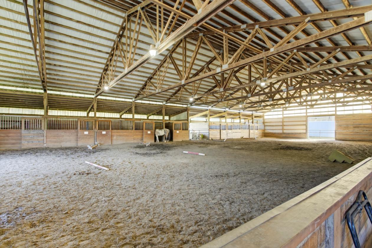 16 Stall Toledo Horse Facility - photo 4