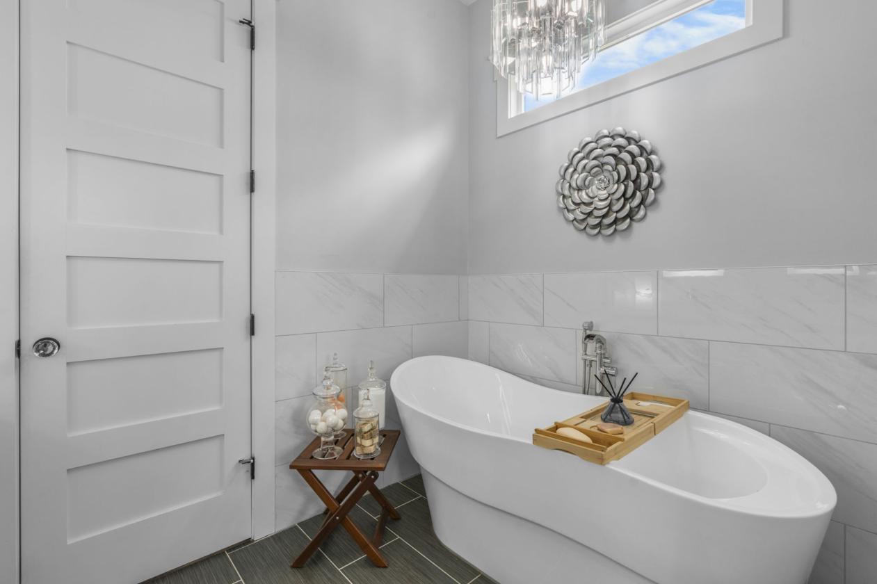 Modern Farmhouse on 18.9 acres with new venue - photo 18