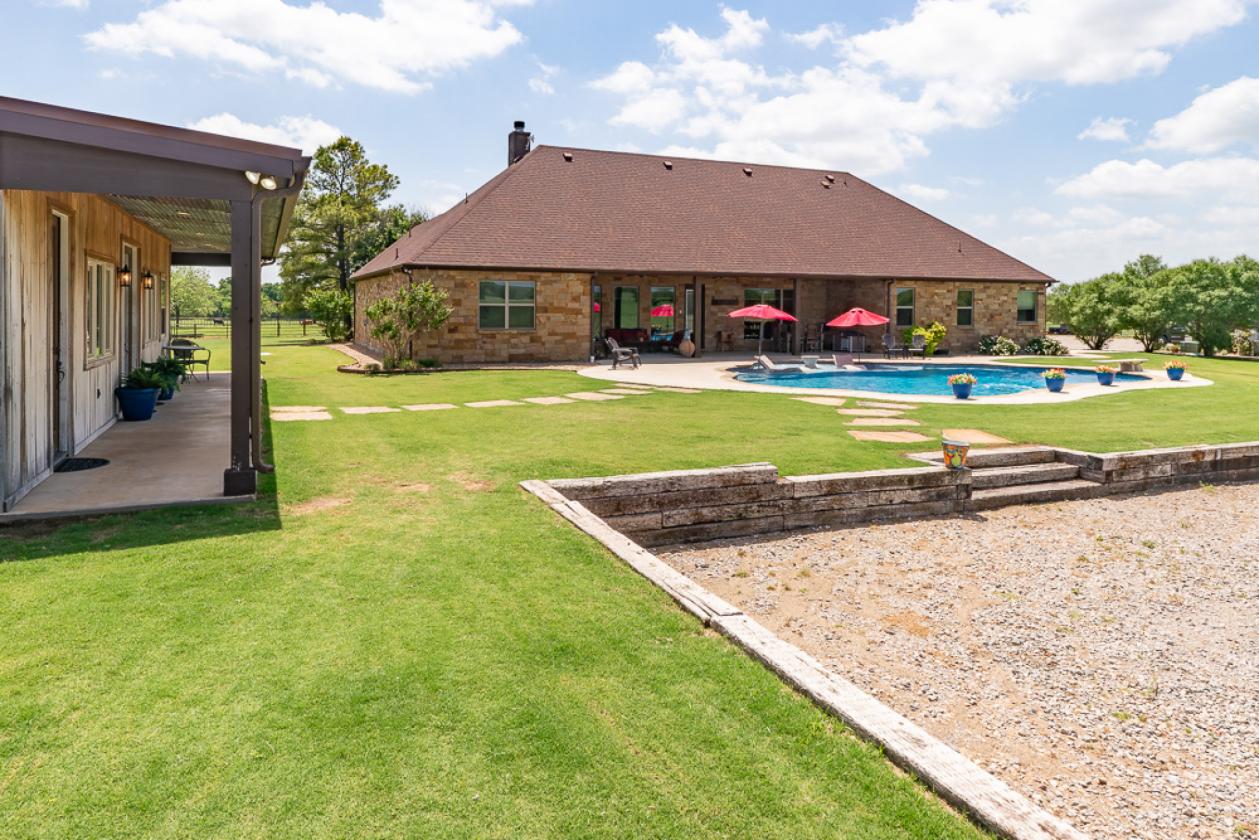 Scenic 64 Acre Horse & Cattle Property - photo 13