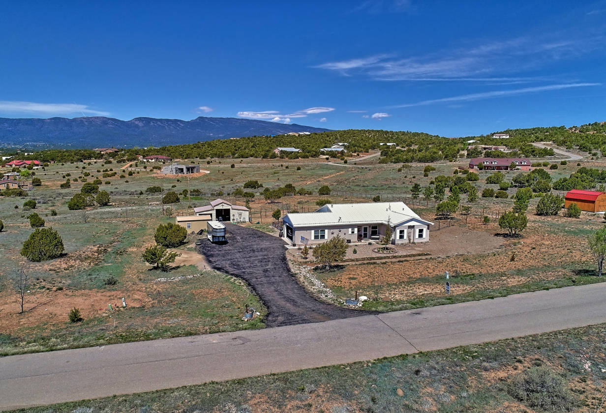Awesome Neighborhood In Sandia Park! Super convenient location