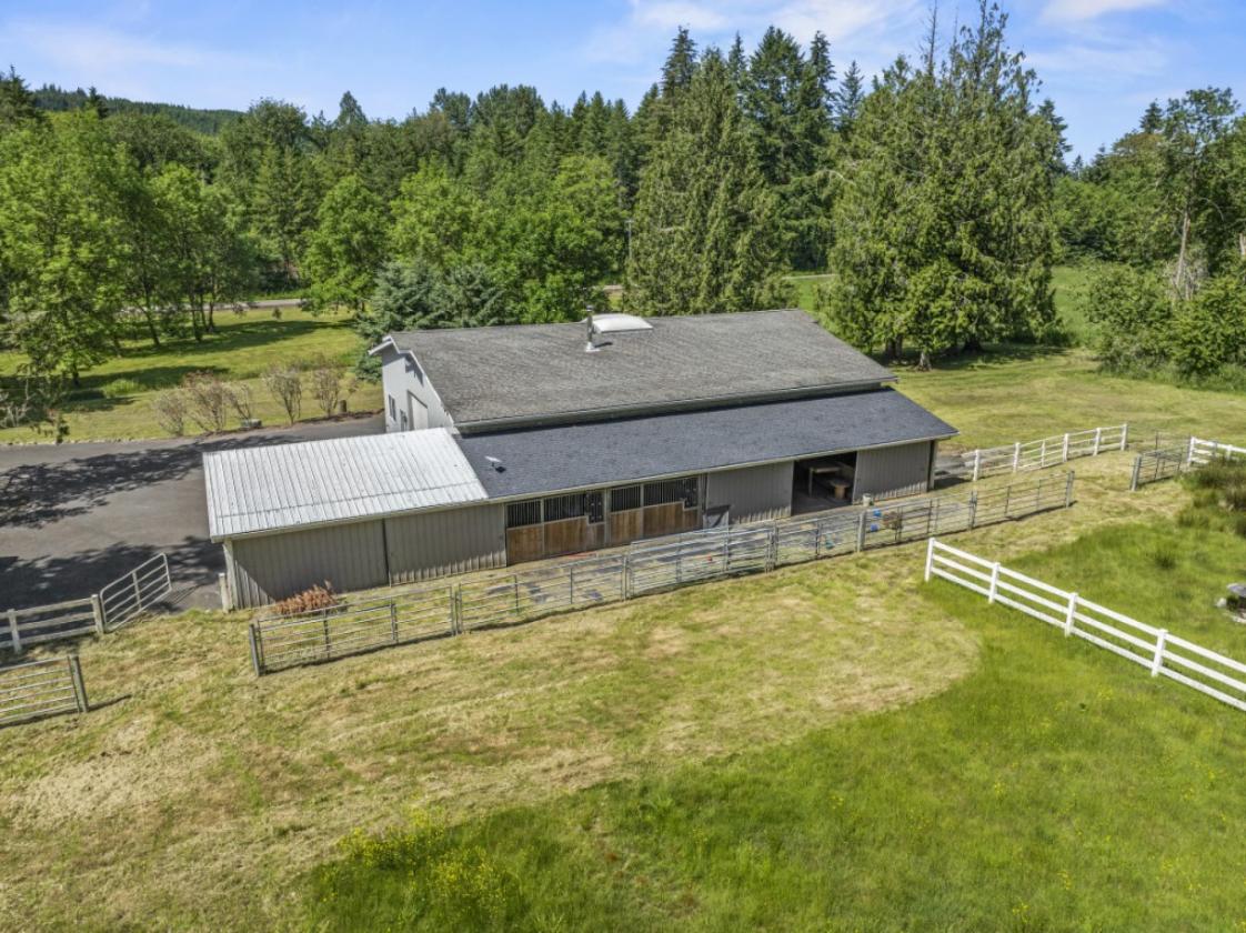 Luxury Horse Property on 10+ Acres - photo 9