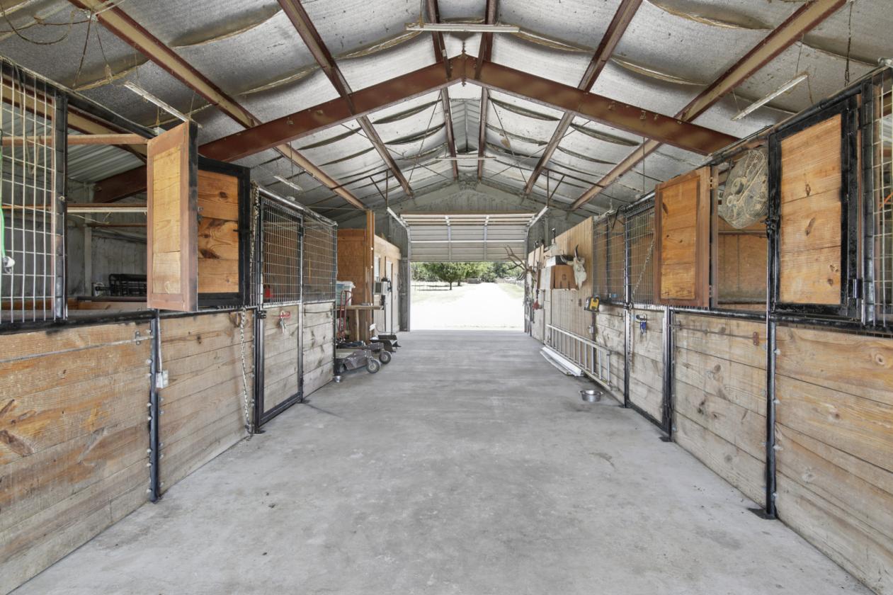 Room to Roam on 20 acres!! CONTRACT PENDING!! - photo 16