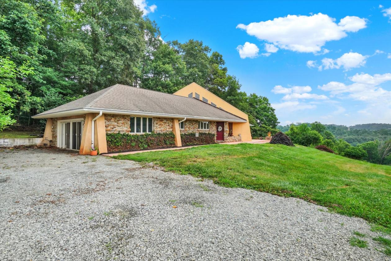 Luxury Equestrian estate on 25+ Acres - photo 18