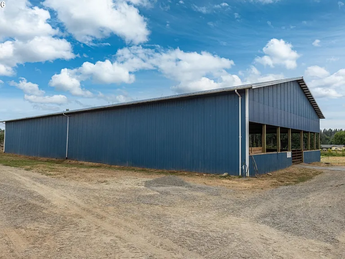 Luxury Equestrian Estate with 35 Stalls! - photo 4