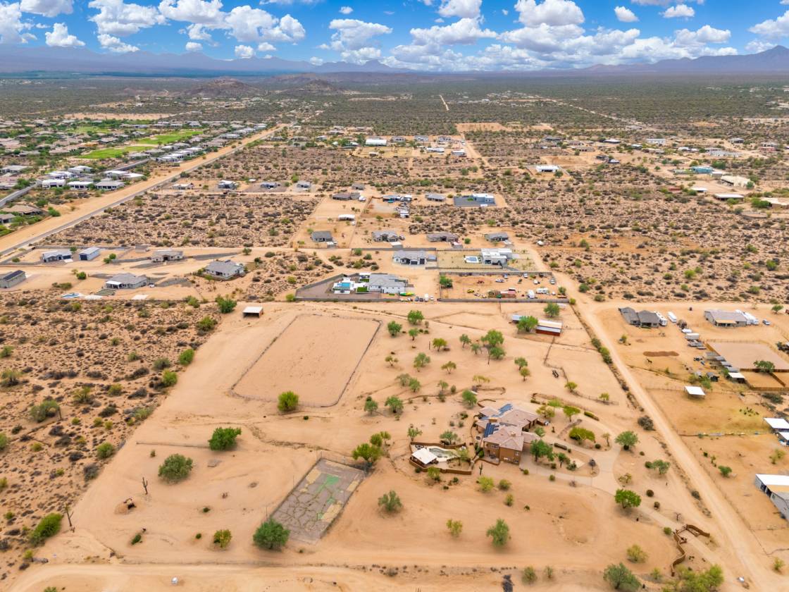 Horse Property for sale.