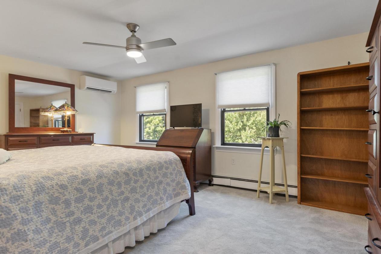 MOVE IN READY! BEST DEAL IN TOWN! - photo 19