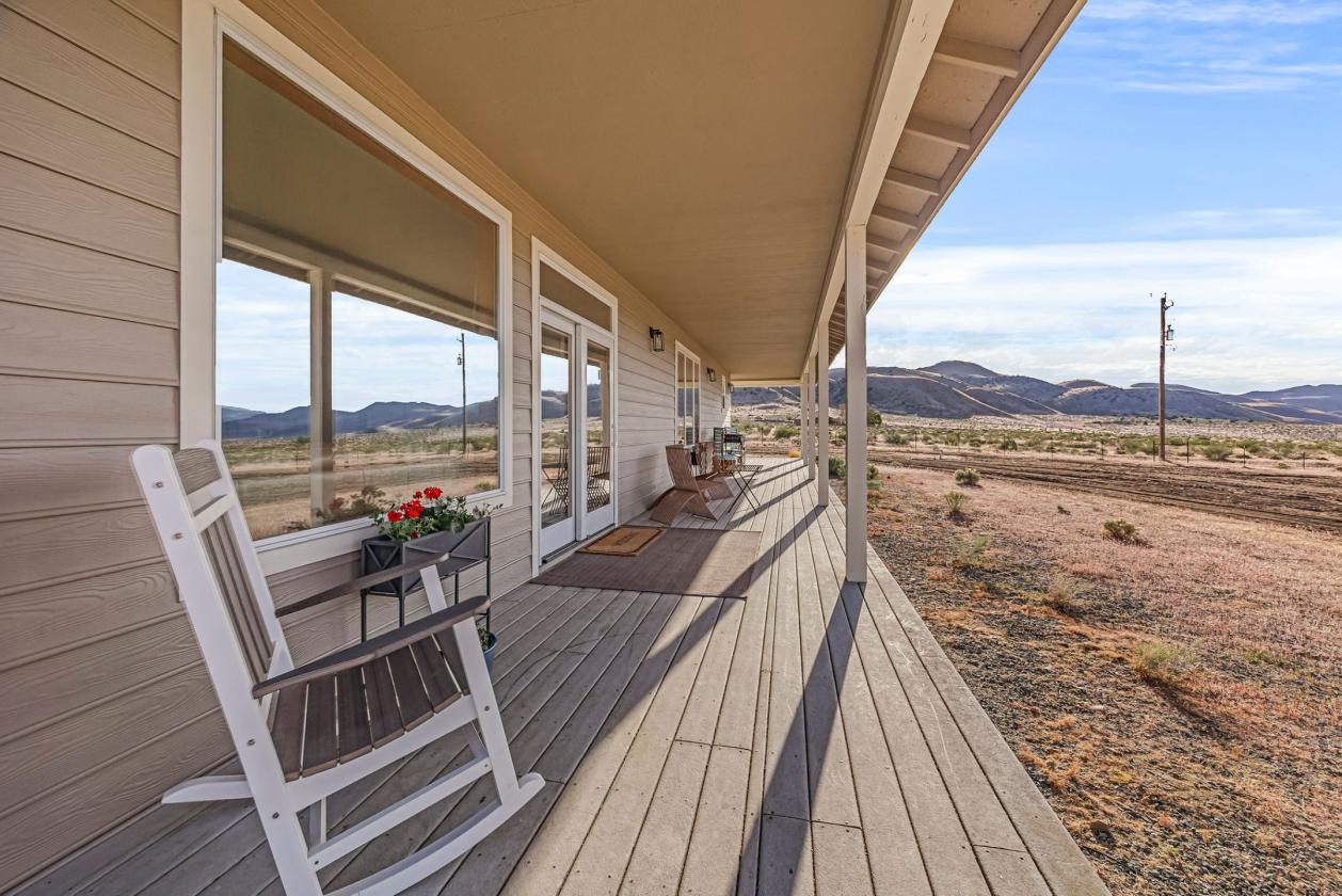 Space and Views!! - photo 23