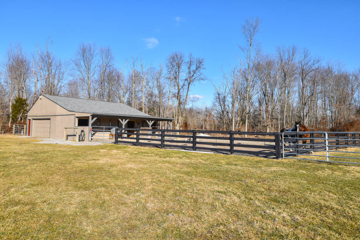 5 Acre Horse Farm with 3 Stall Horse Barn and... Amelia, Clermont