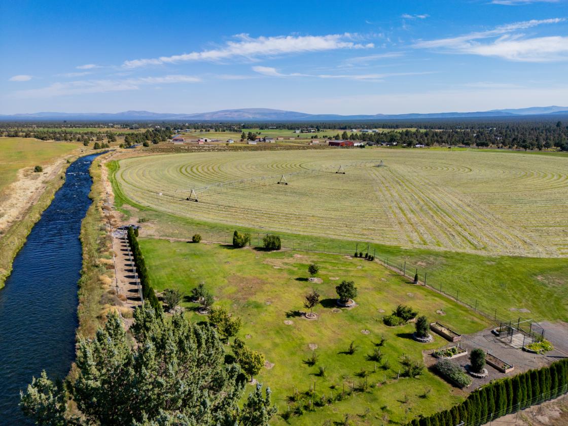 Horse Farm & Equestrian Estate in Bend - photo 7