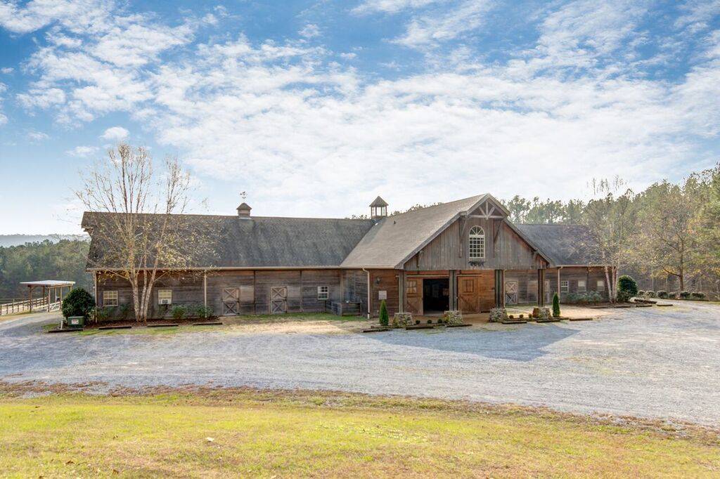 EQUESTRIAN PARADISE! 40 ACRES in Sterrett, Shelby County, Alabama