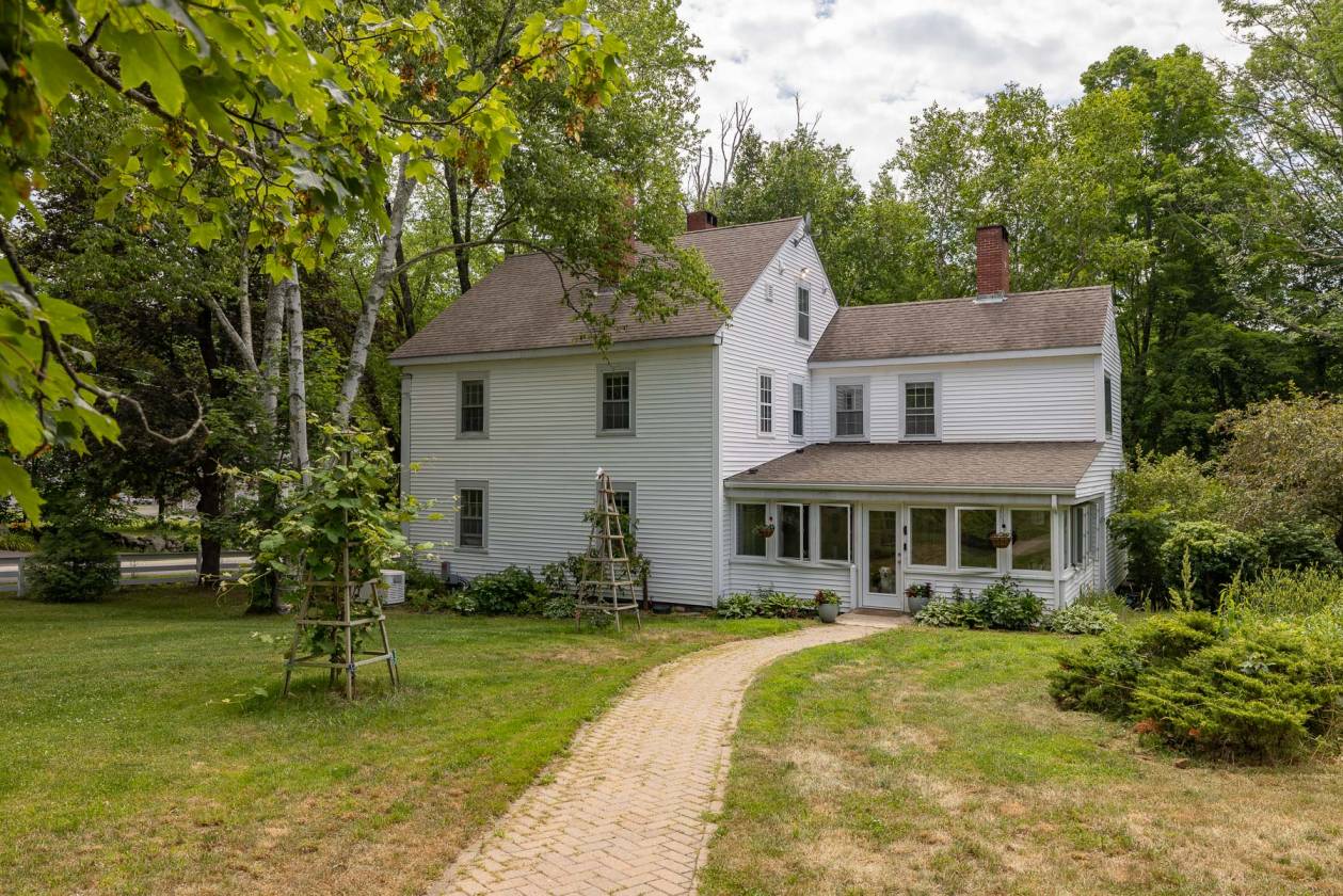 Horse Property for sale.