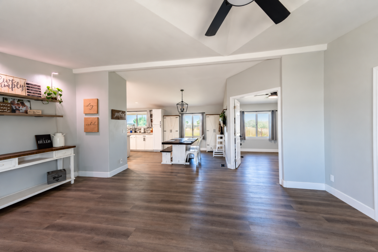 Country Living with Room for Animals and Toys - photo 6