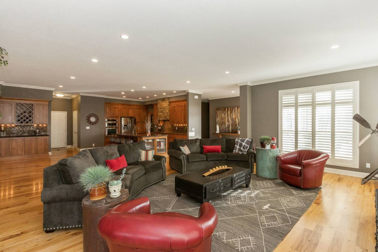 Horse farm for sale Solon, Johnson County, Iowa horse property