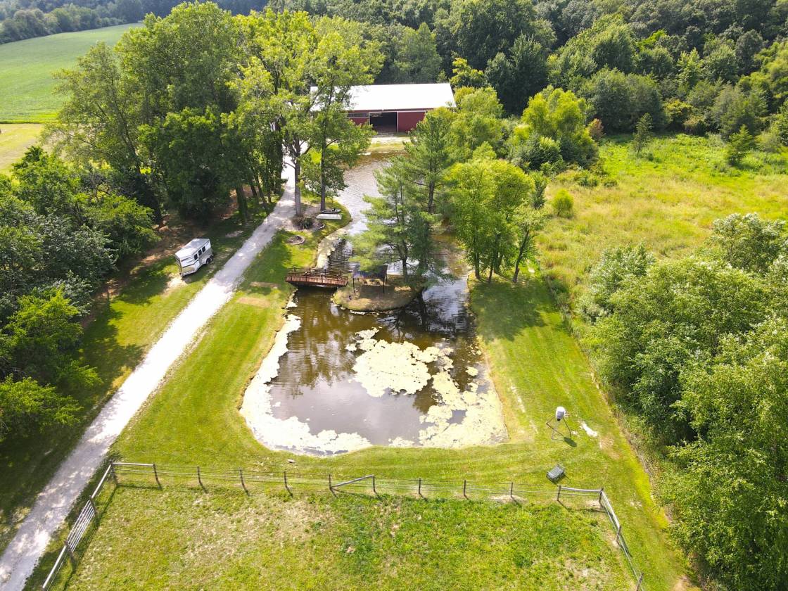 Beautiful 5 +/- Acre Property with 6-Stall Barn - photo 7
