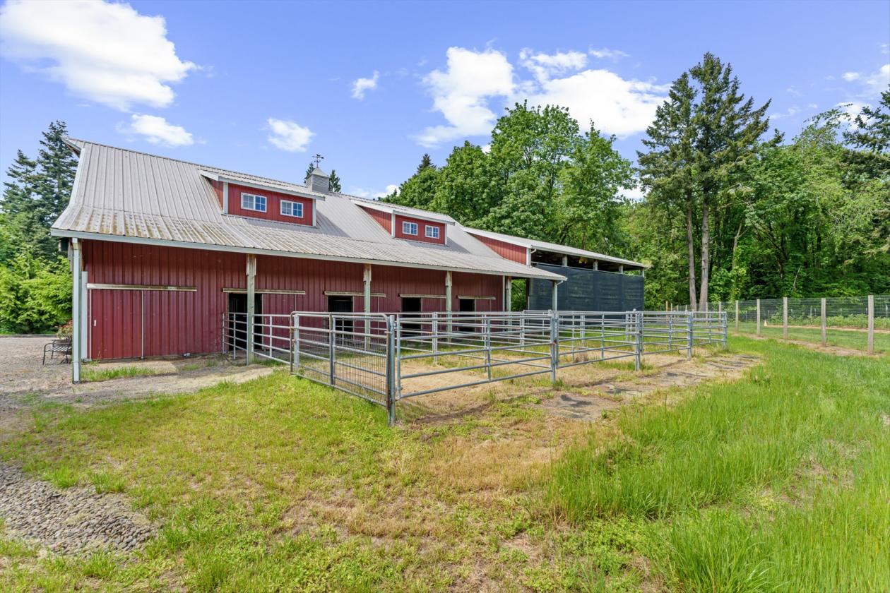 Charming horse property on private lane - photo 17