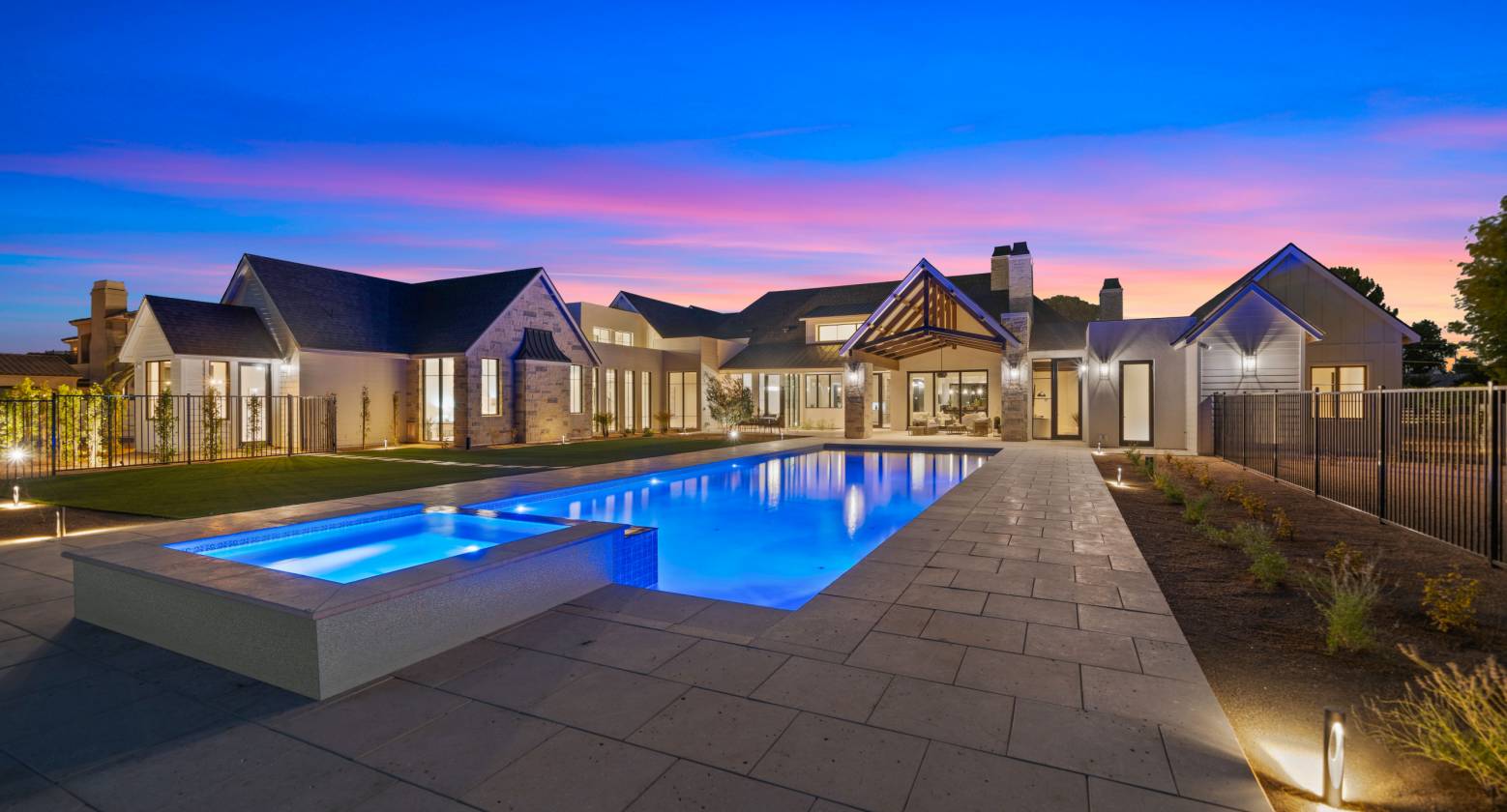 New Luxury Estate - Horse Privileges  - photo 4