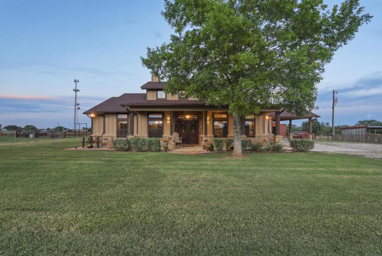 Turn Key Horse Property In South Central Texas - photo 3