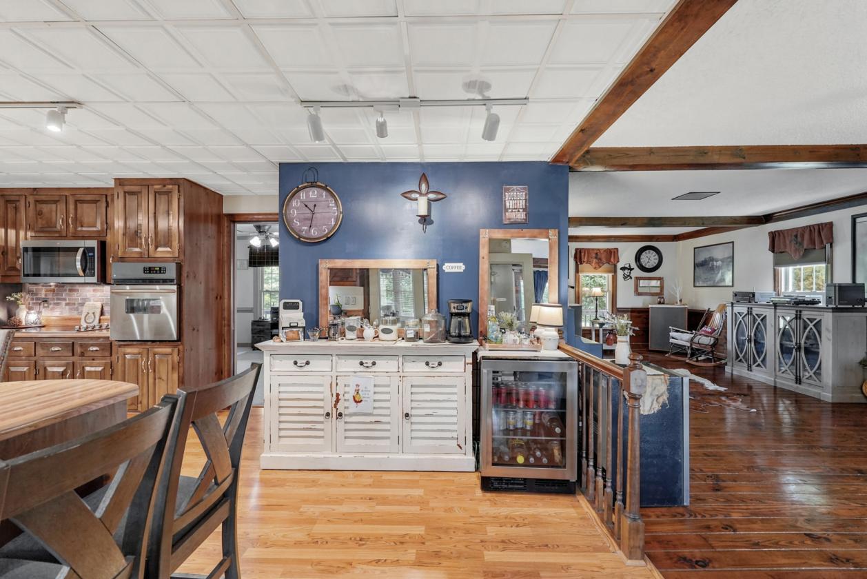 Equestrian Estate Bordering State Forest! - photo 16