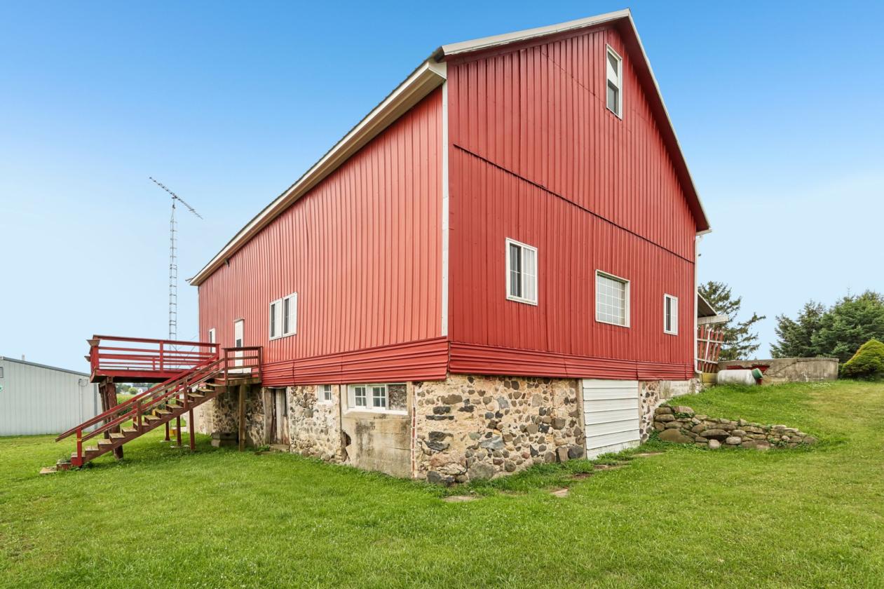Farmette on 3+ Acres - photo 6
