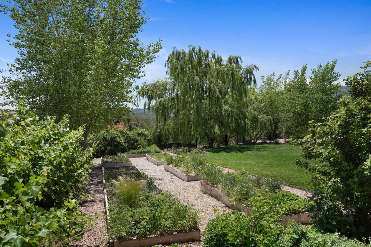 Luxury Mountain Equestrian Estate on 10.49 Acres - photo 21