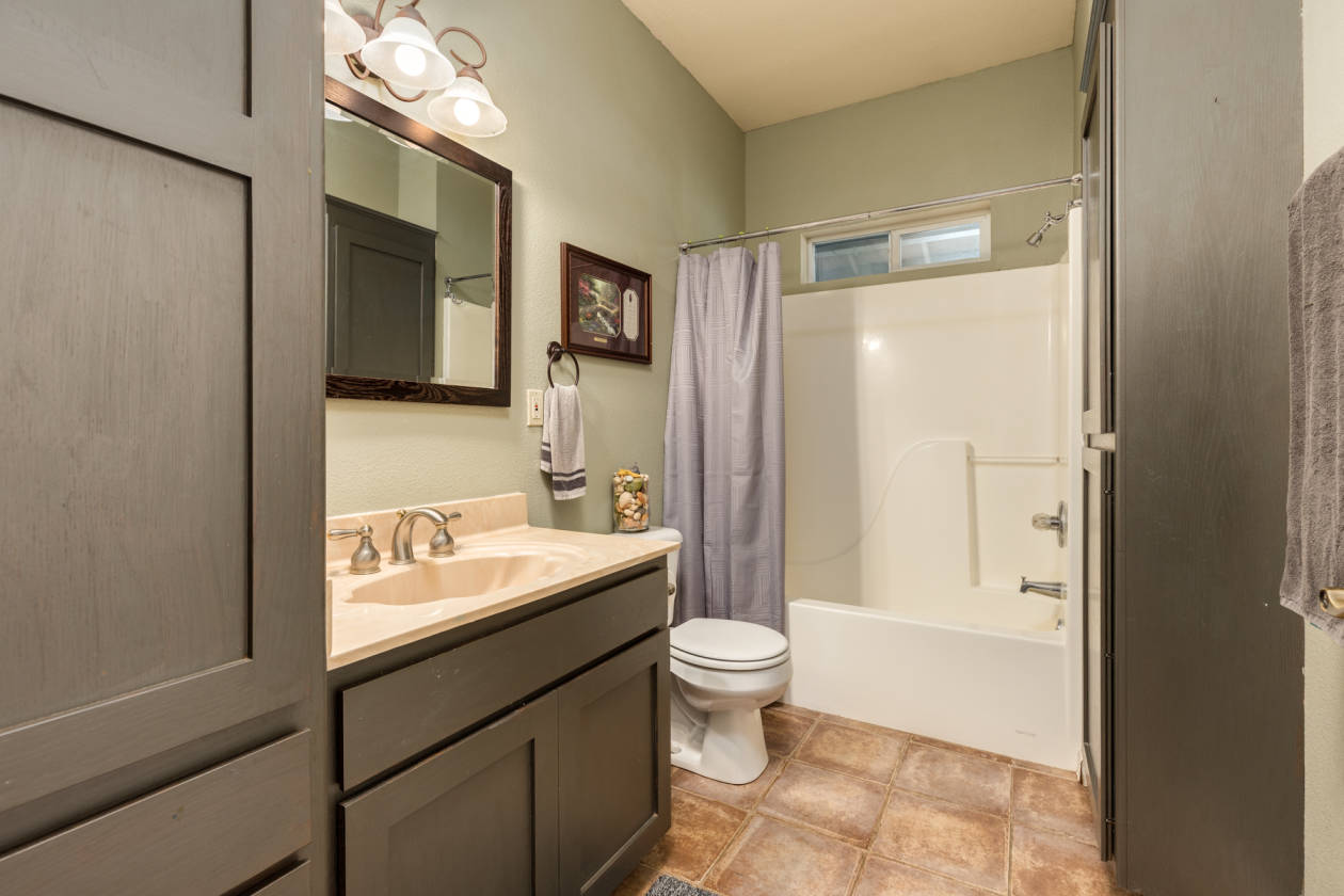 Butte Valley, CA Horse Property for sale! 5 Stalls.... Oroville