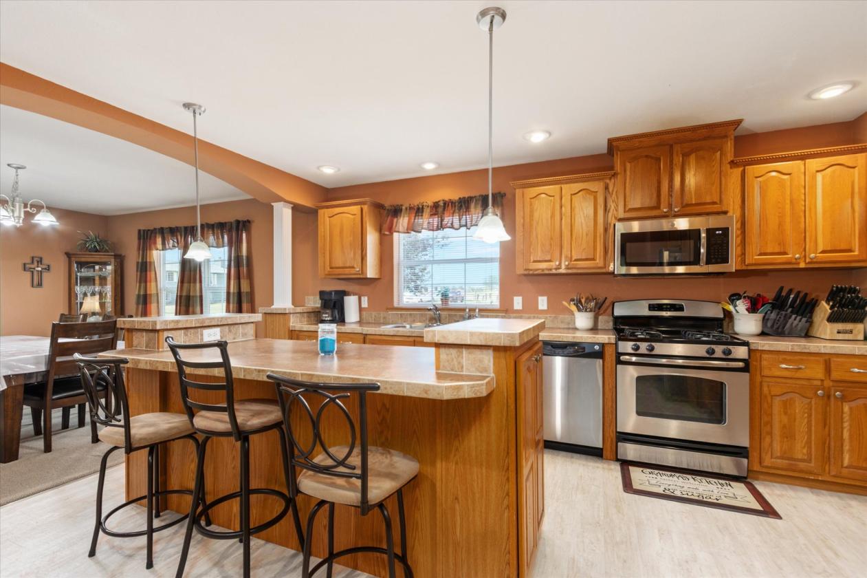 MULTI-GENERATIONAL horse property - photo 8