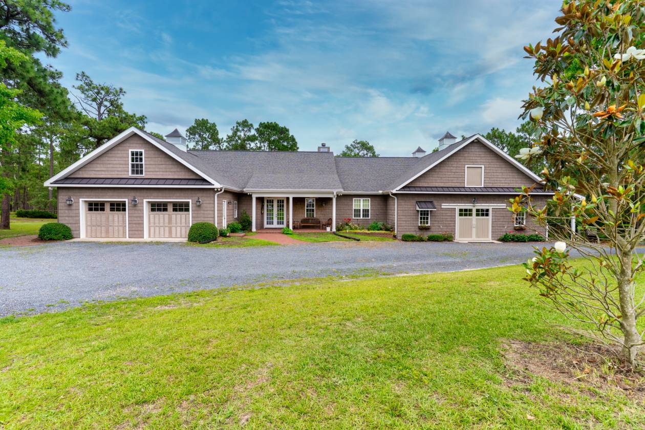 Horse Property for sale.