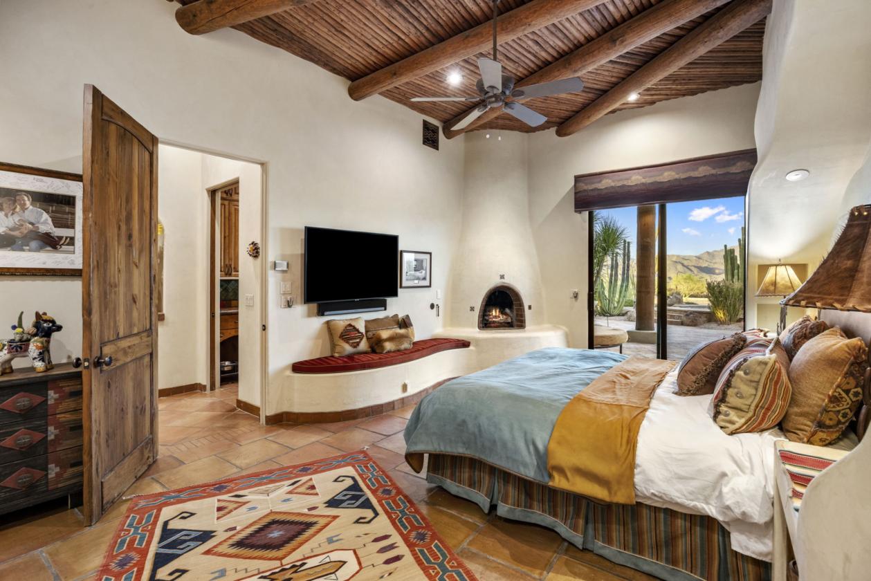11 Acre Luxury Horse Property - Mountain Views - photo 16