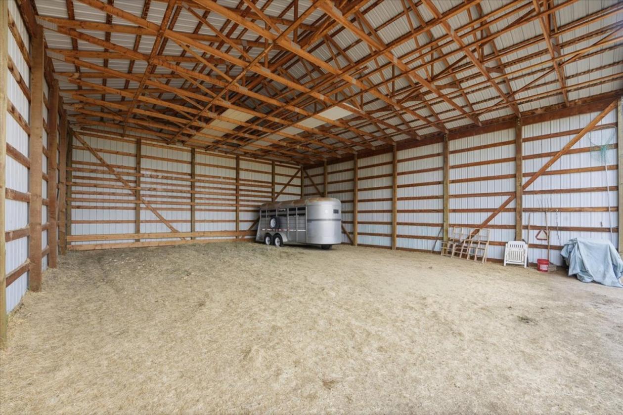 21.6 acres, 2 Homes, Water Rights, Horse Amenities - photo 11