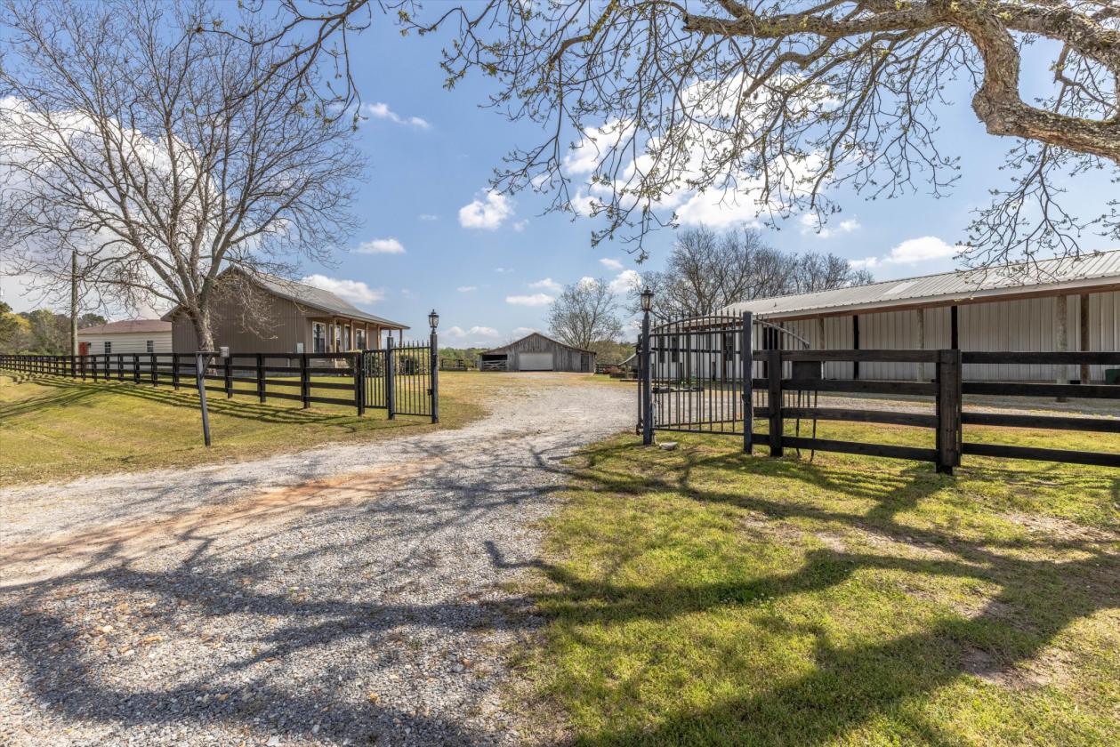 A PROPERTY WITH POSSIBILITIES! - photo 4
