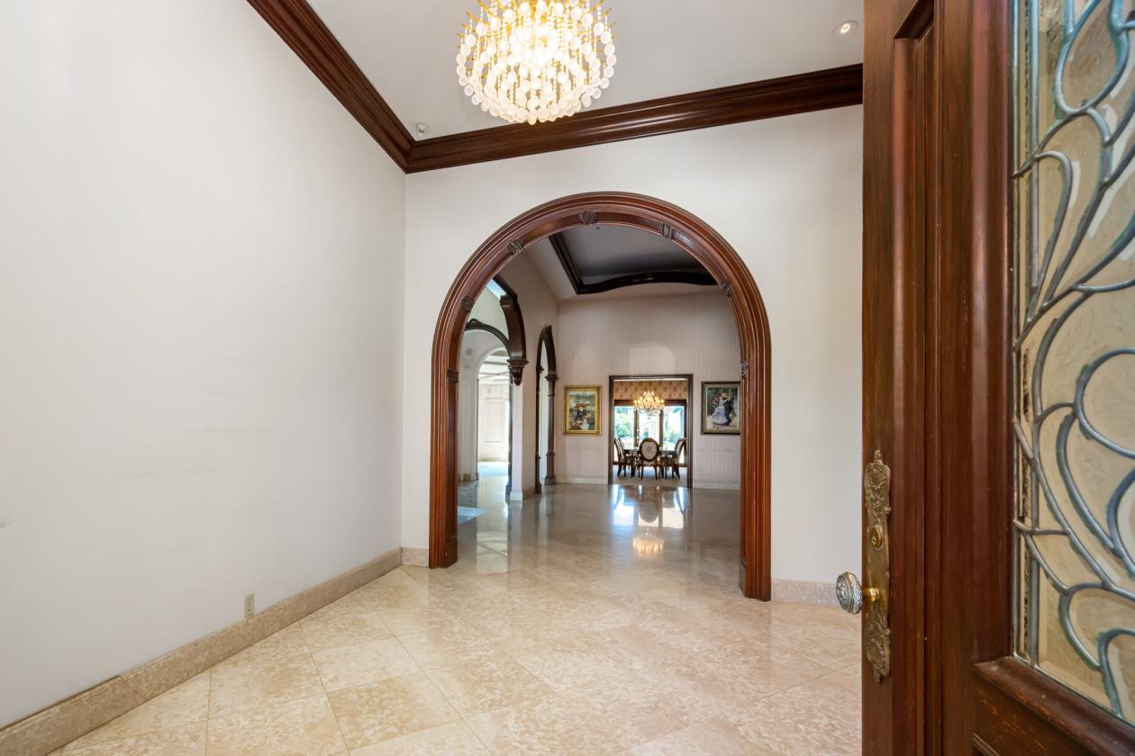 Beautiful equestrian compound on 9.29 acres - photo 7