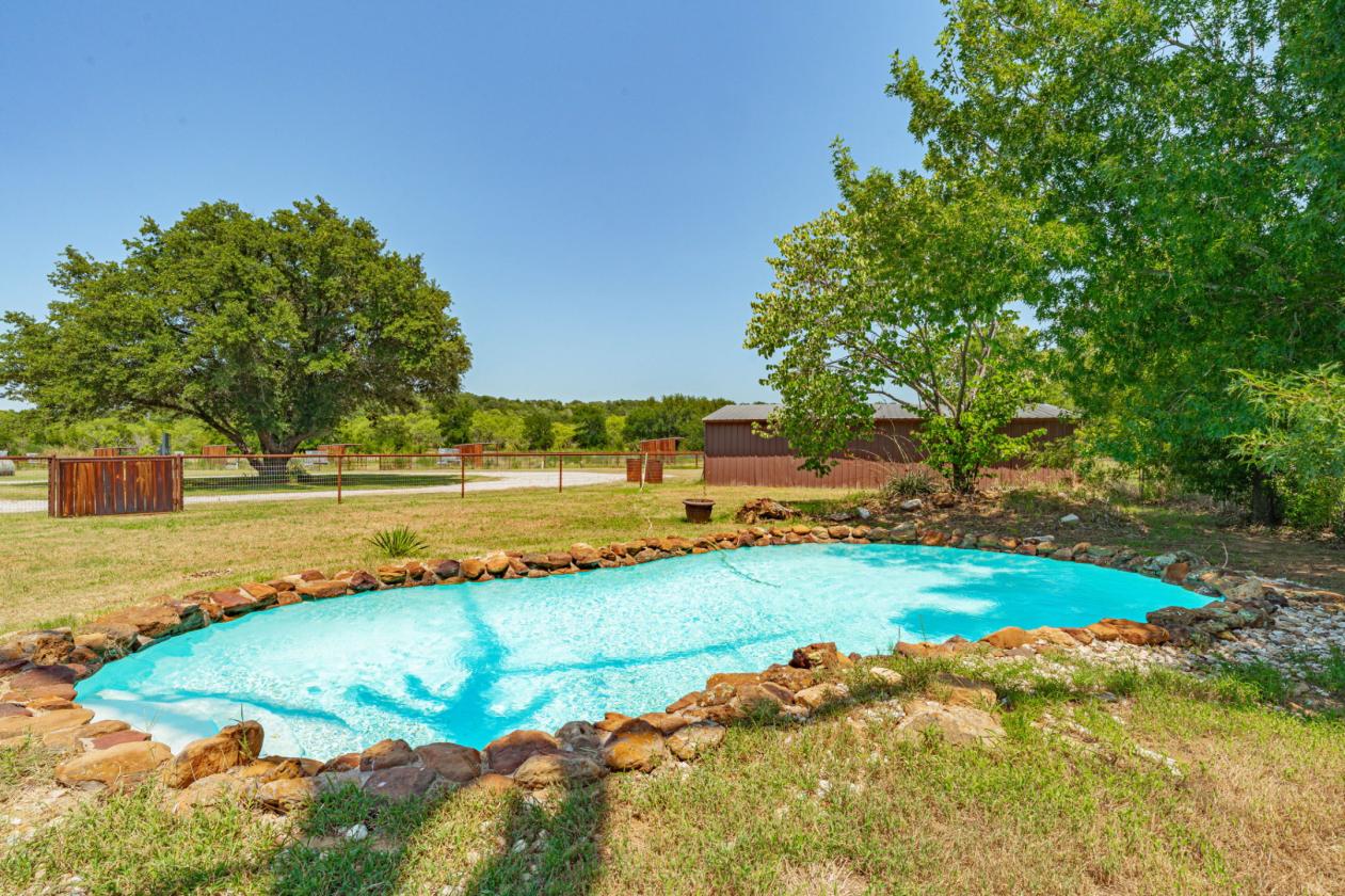 Fully Furnished Horse Property - Arena - Pool - photo 12