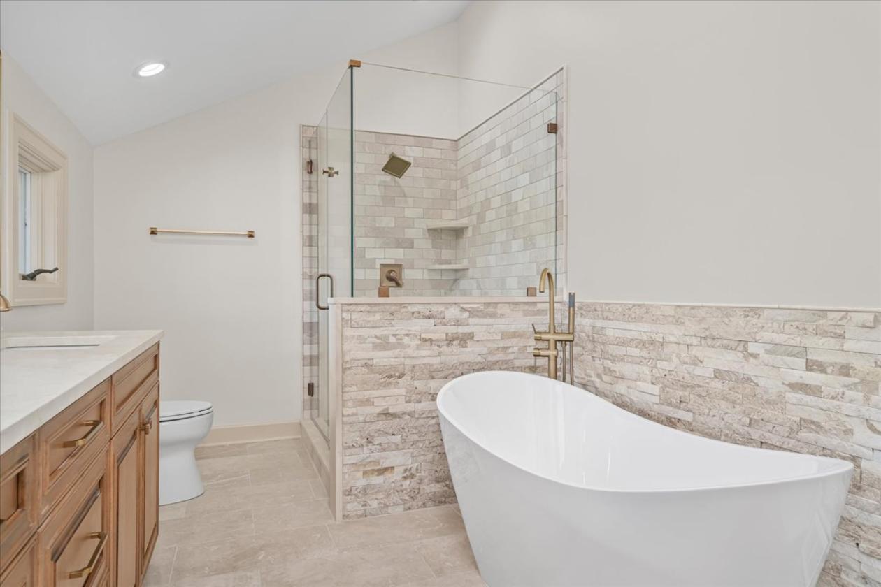 Iconic luxury remodeled estate with 66 acres! - photo 15
