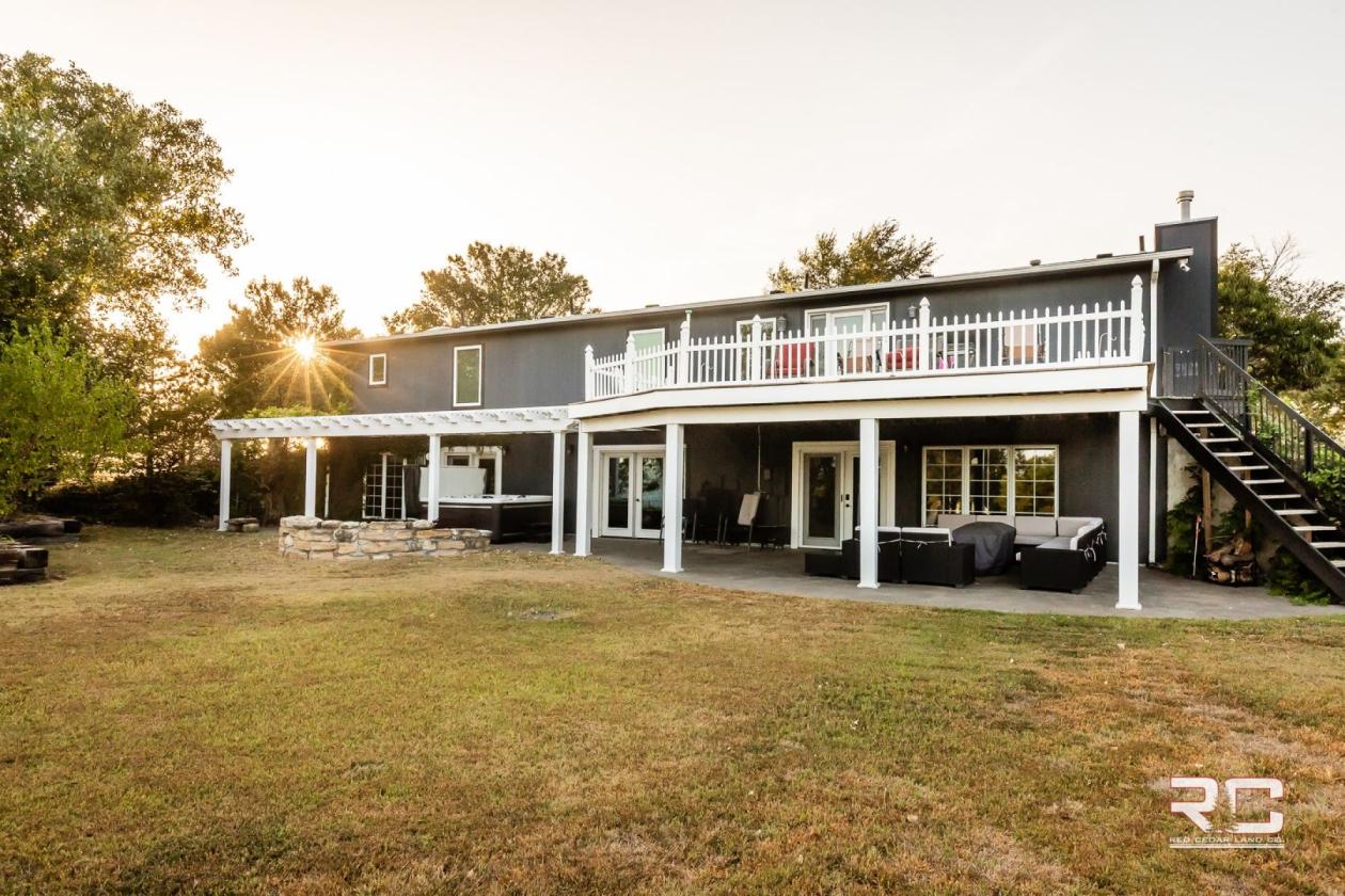 Country Home on 25 acres in Russell County, KS - photo 1