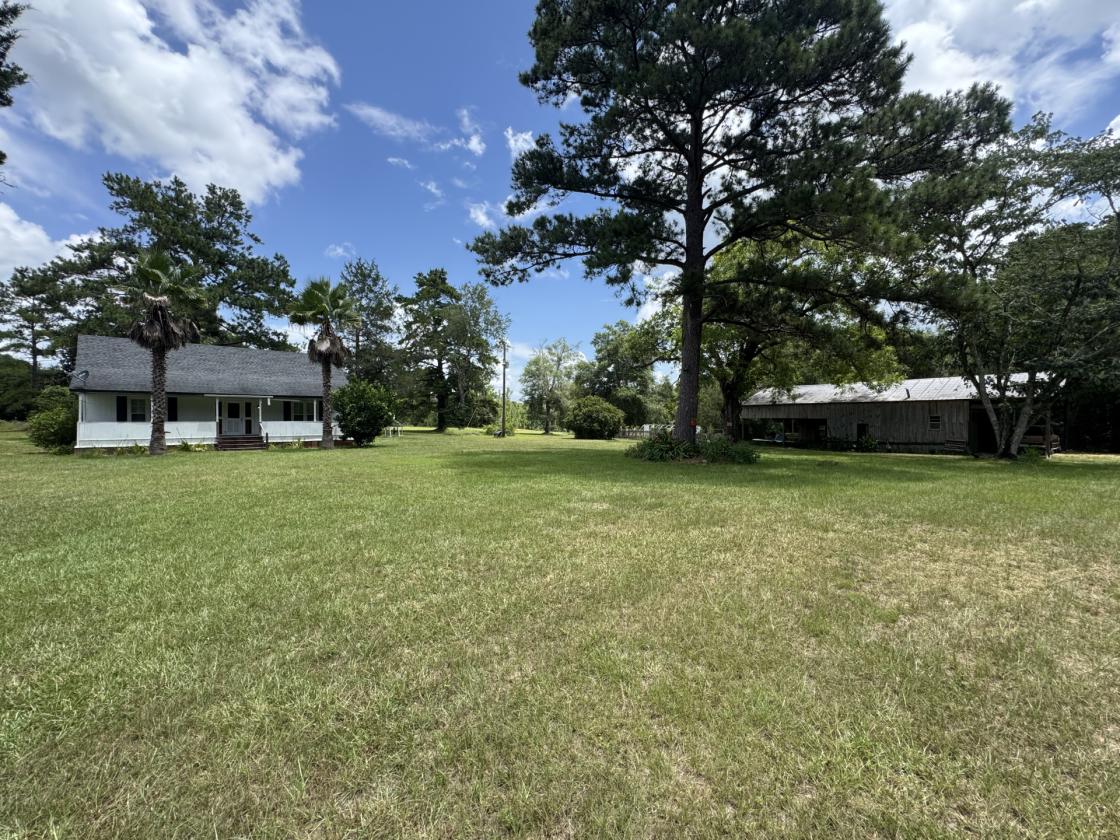 6+ Acres on Golf Course, 2 Barns, 1 House, NO HOA - photo 15