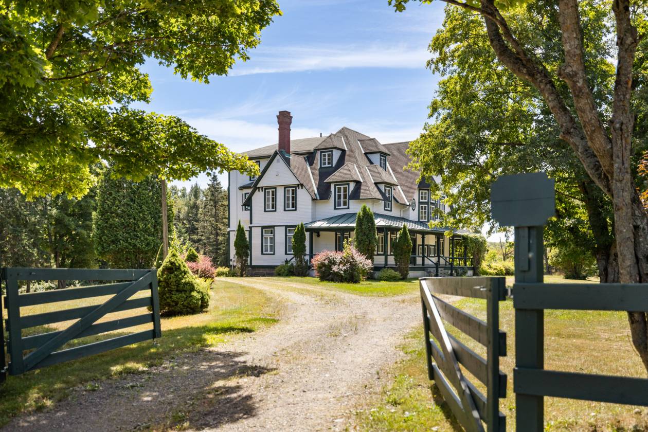 Horse Property for sale.