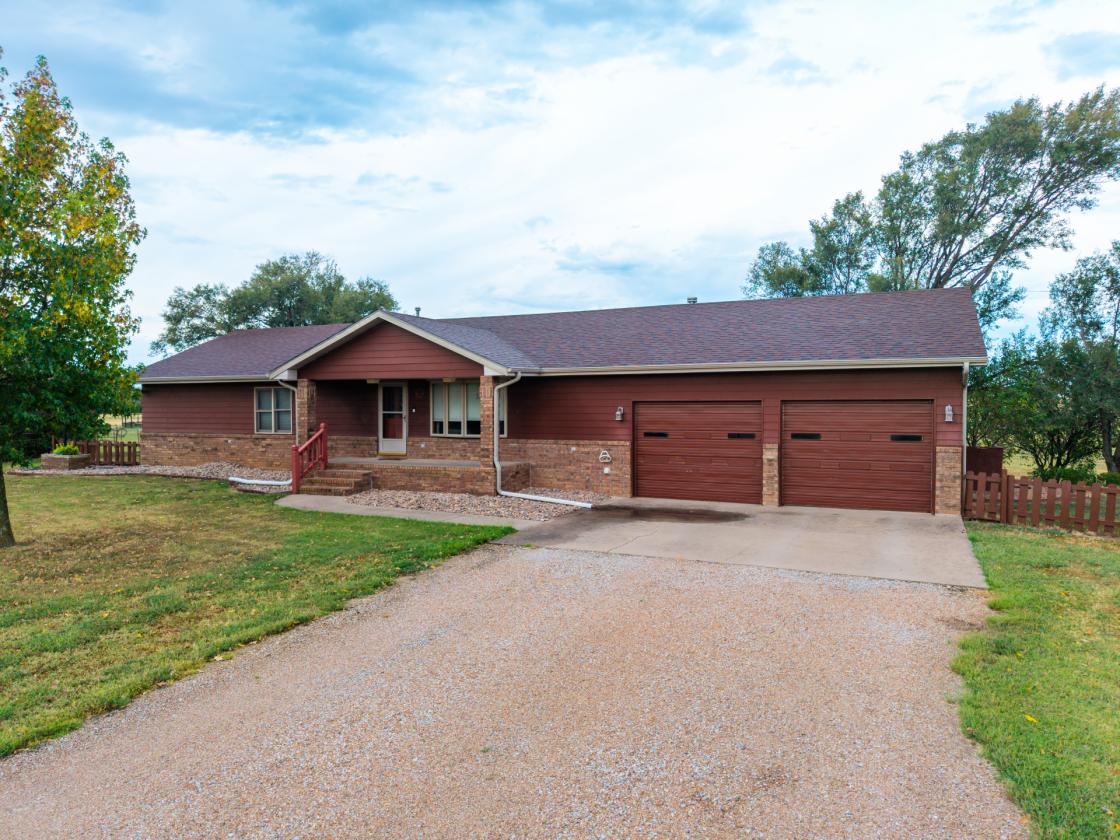 Winfield Kansas, Turn-Key Hobby Farm - photo 4